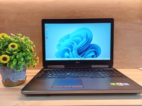 Dell 7510 | Core i7 | 32GB RAM | 500GB SSD | Gráficos Nvidia | 15.6"